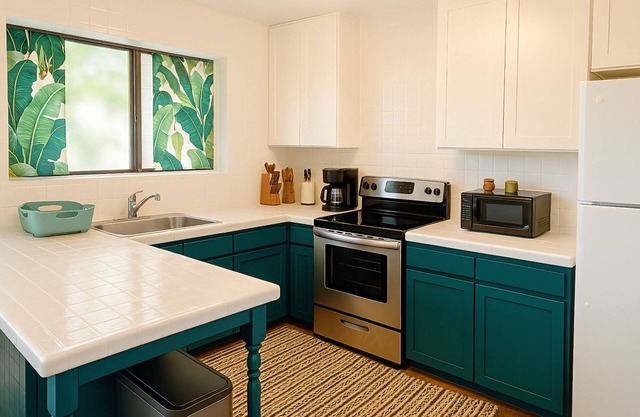 "Pua Pono House" Tropical Acreage, Beach ~5m drive