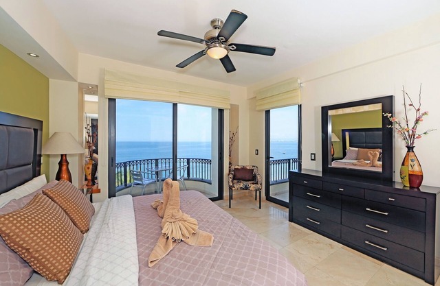 🍹PUERTA AL MAR🍹 PENTHOUSE/BEACHFRONT–5 BALCONIES/POOL/STEPS 2 TOWN–WONT LAST!