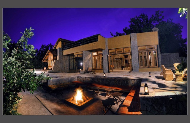 Pugdundee Safaris - Kanha Earth Lodge