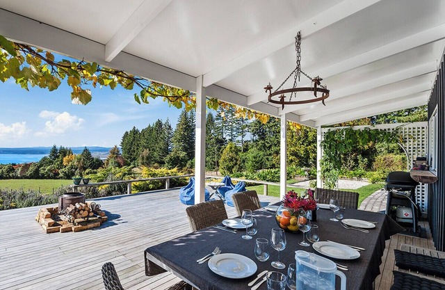 Pukawa Country Lodge - Pukawa Bay Holiday Home