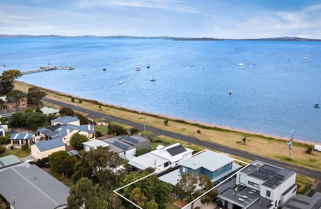 Pukeko Beach House in Rhyll
