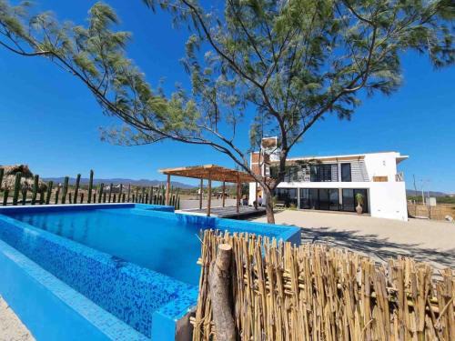 Punta Conejo Casa Cielo frente a la playa