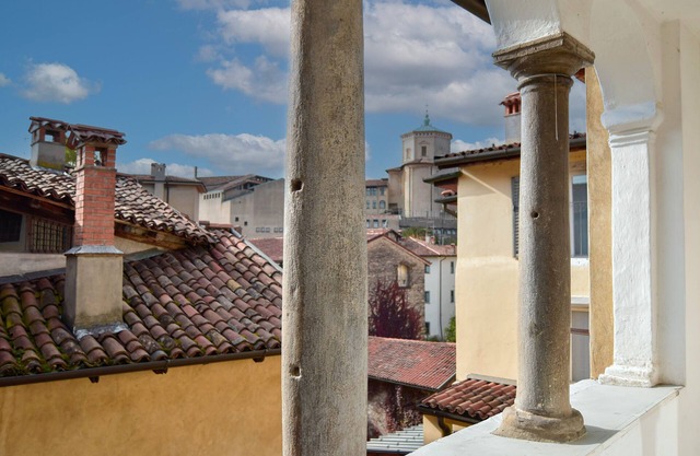 Pura Vida Upper town