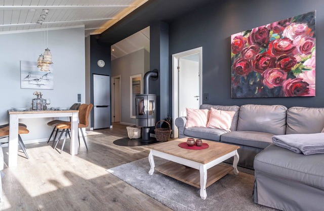 Pure relaxation by the North Sea - welcome to "Haus Robbi"!