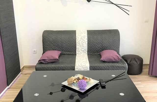 Purple Studio with shared patio, 200 meters, 3 min by foot Beach of Peniche