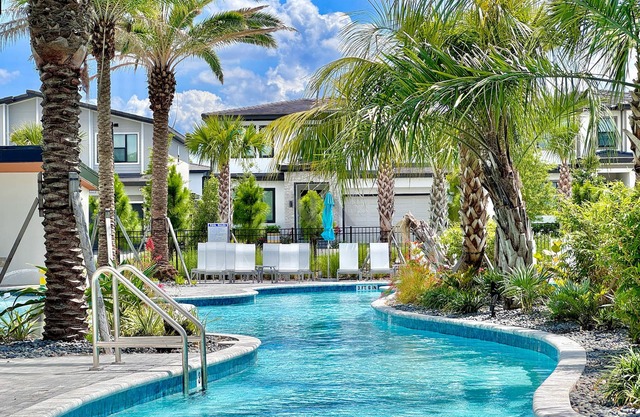 Pvt Pool, BBQ & Club Access Spacious 5-Bed Home in Int’l Drive Orlando