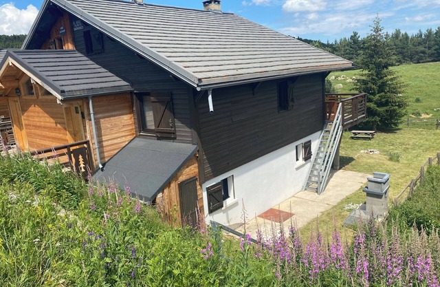 Pyrenees 2000: Superb mod cons apartment for rent at the foot of the ski trails