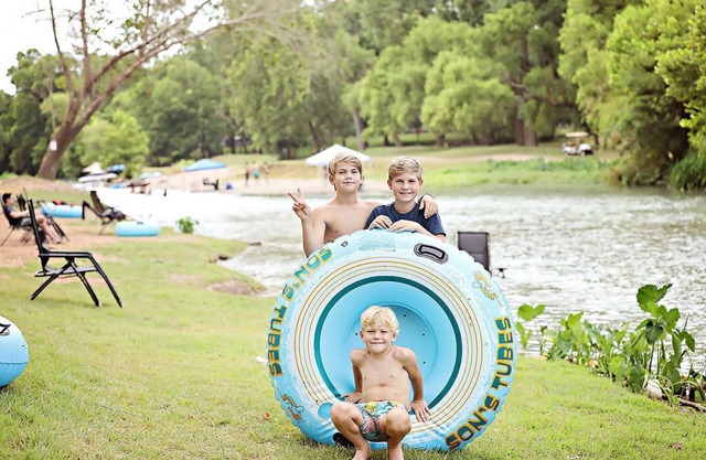 #Q Son's Blue River Camp - Glamping Cabin w/2 Queen Beds