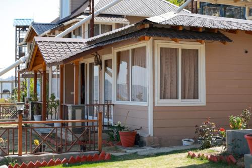 Qcent Club Mukteshwar