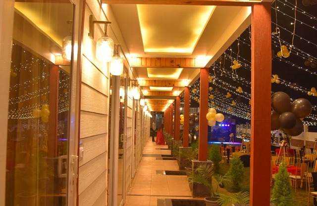 Qcent Woods Spa & Resort