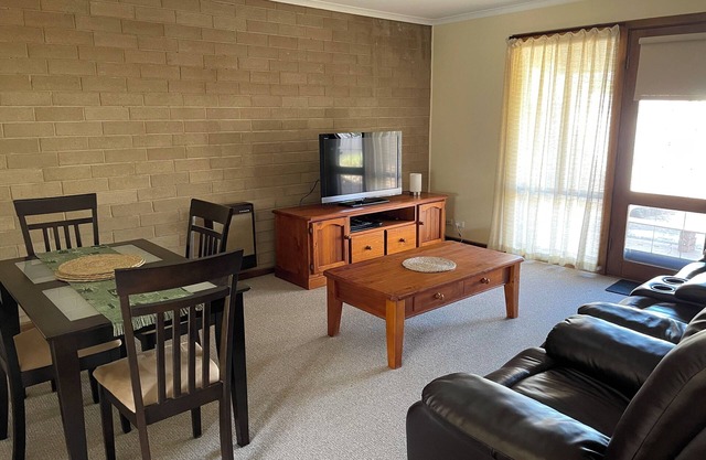 Quaint cozy cabin in the Flinders Ranges