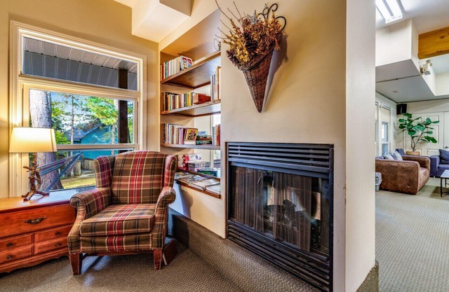 Quaint Muskoka cottage on lakefront - Moorehaven