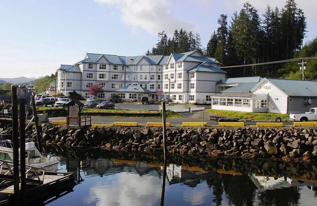 Quarterdeck Inn Port Hardy