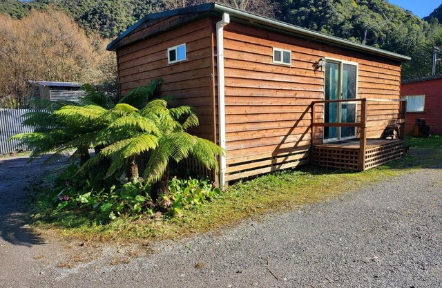 Queenstown Copper Country Cabins