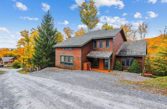 Quick walk to Salamander! Year-round comfort. Welcome to Family Traditions