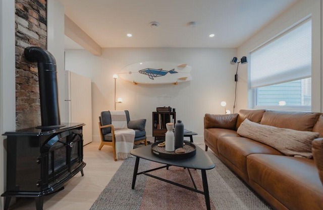 Quidi Vidi Tides: 1BR Walk To QV Attractions