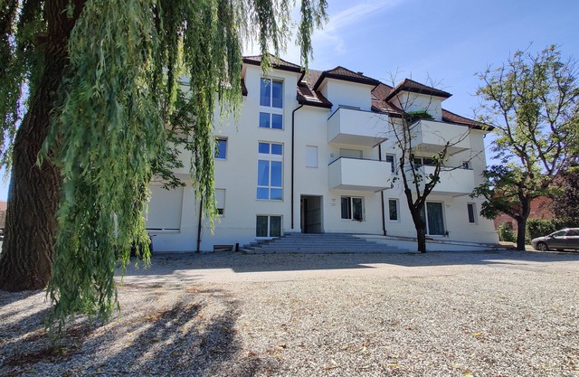 Quiet and central apartment with great connections