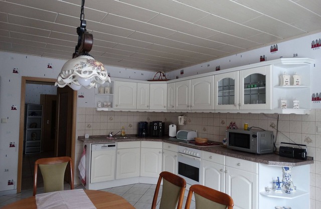 quiet apartment with terrace, spacious and modern, 1500m to the beach