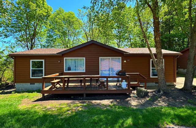 Quiet Back Corner Home that Sleeps 8. Island Club 3 BR Vacation Rental IC62