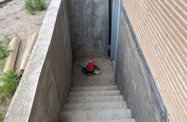 Quiet basement apartment in cul de sac. 1600 squ feet great for small parties