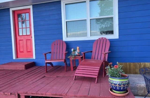 Quiet cottage on the water at Lake Livingston