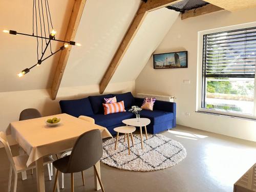 Quiet&Cozy Apartment perfect for Groups & Families & Business trips, near BER Airport