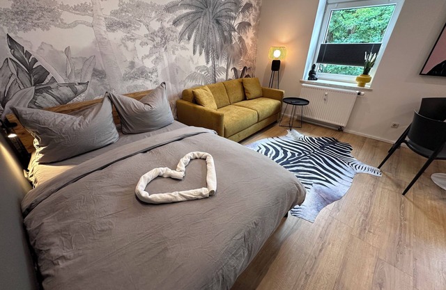 Quiet, cozy holiday apartment “DSCHUNGEL" (Jungle) in the middle of the city