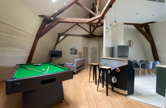 Quiet CV, parking nearby, close to town attractions