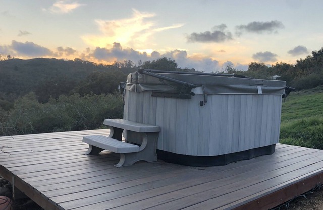 Quiet guest house with panoramic view, outdoor shower and old fashion wood stove