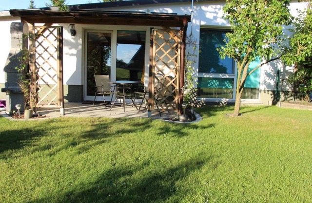 Quiet location, 800 m² lawn, small pond, pets welcome