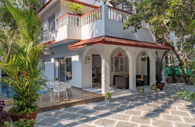 Quiet & Serene pool villa in the heart of Goa private pool/kids pool/patio/lawn