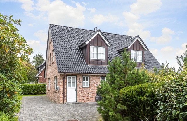 Quietly located semi-detached vacation home in Friedrichshain with terrace.