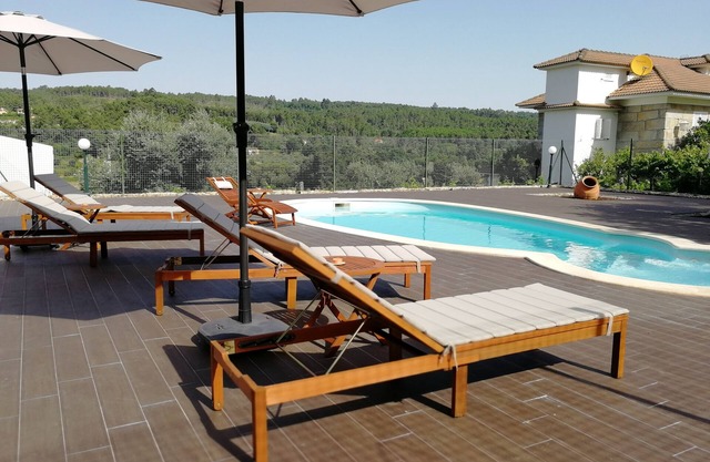 Quinta do Malhô with Pool and Tennis Court