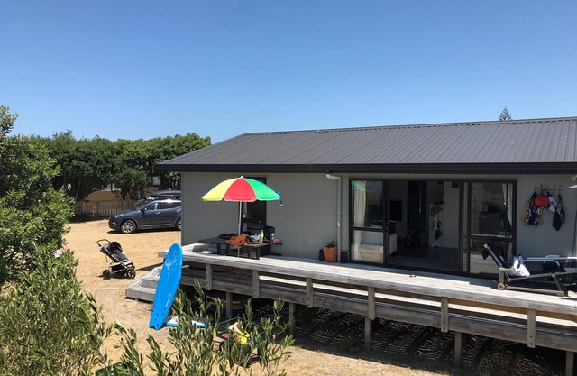 Quintessential Kiwi bach in the heart of Omaha