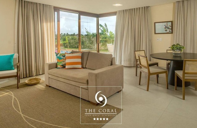 R 1653 The Coral Beach Resort Triari