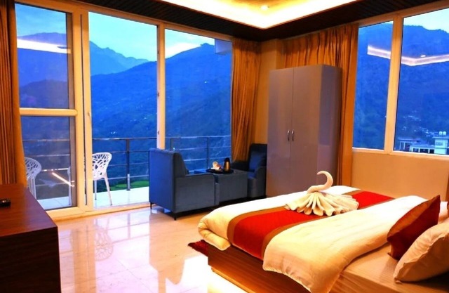 R Narayan Pleasant Inn Hotel - Guptkashi