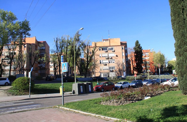 R6 three bedrooms two bathrooms, ready to move into