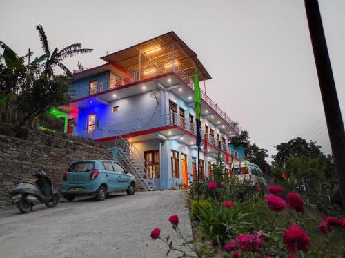 Radha Gopal Royal, Kausani