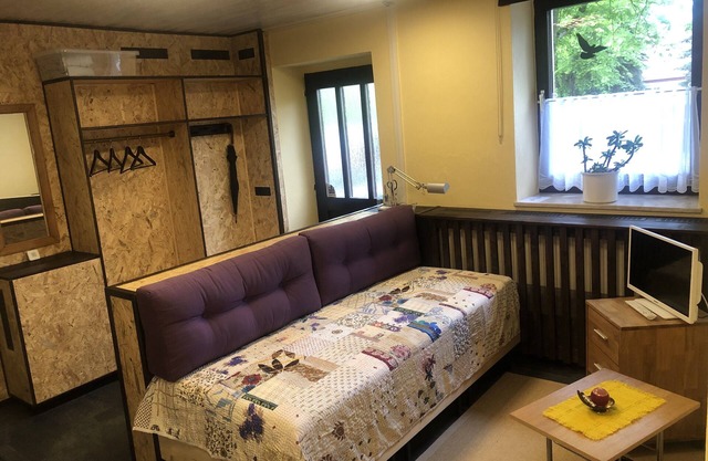 Radlerzimmer mit Separatem Bad Außerhalb des Zimmers. Sehr Gemütlich