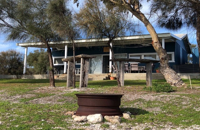 Railway Shack 1 Coffin Bay - Million Dollar Views