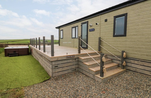 RAMSEY, pet friendly, character holiday cottage in Little Haven