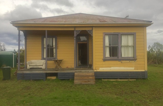 Rangataua railway cottage
