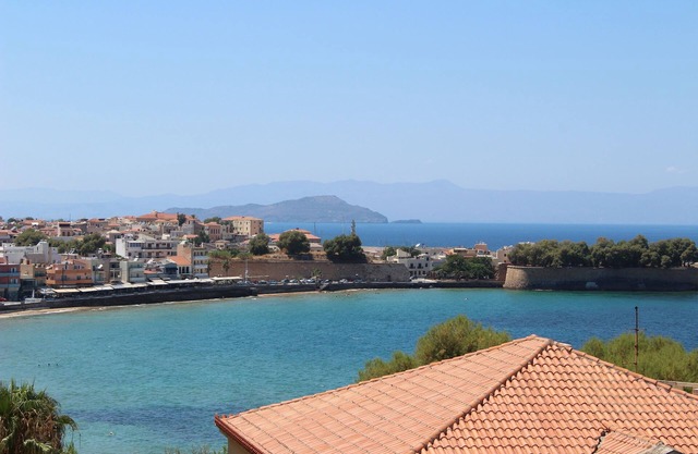 Ranias luxurious Apartment with sea view! 90sqm