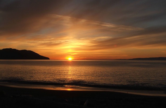 Rare Strait of Juan de Fuca no-bank water front, near mouth of Elwha River.