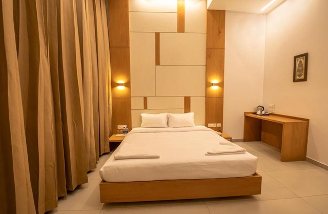 RATHNA RESIDENCY - Near US CONSULATE