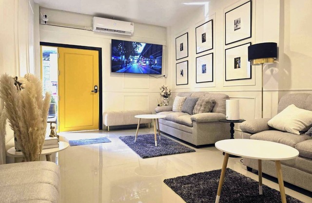 RB10 Arun Sa Wad Chinatown 301