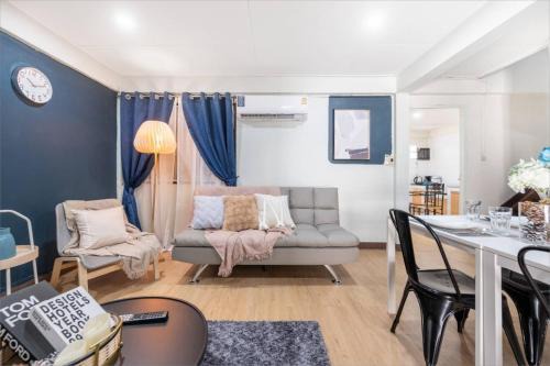 RB7 Chatuchak House, Netflix, HighSpeedNet, Metro