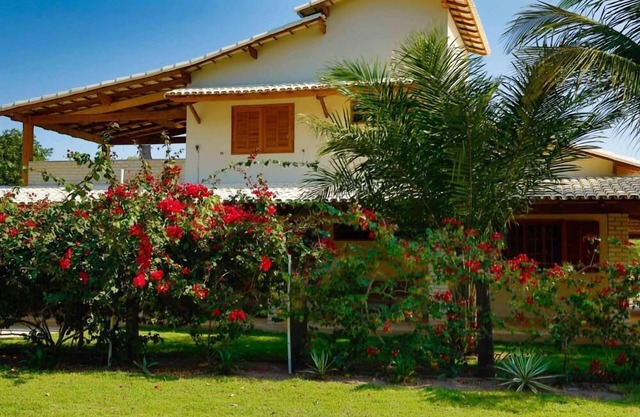 Recent house near the ocean in Bahia