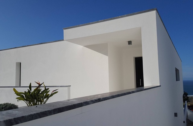 Recent modern villa (8 people) with sea view and private swimming pool, near Nazaré