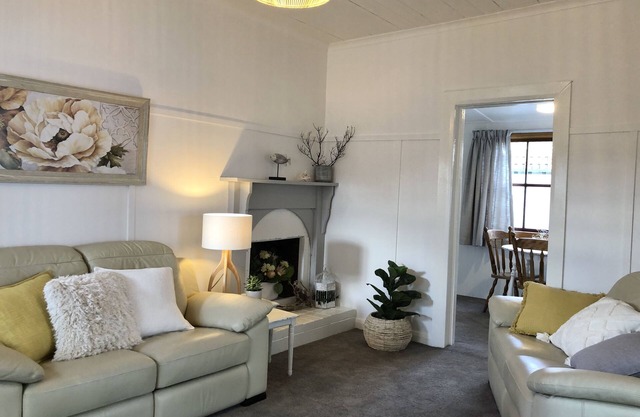 Recreation Cottage - charming quiet beach getaway